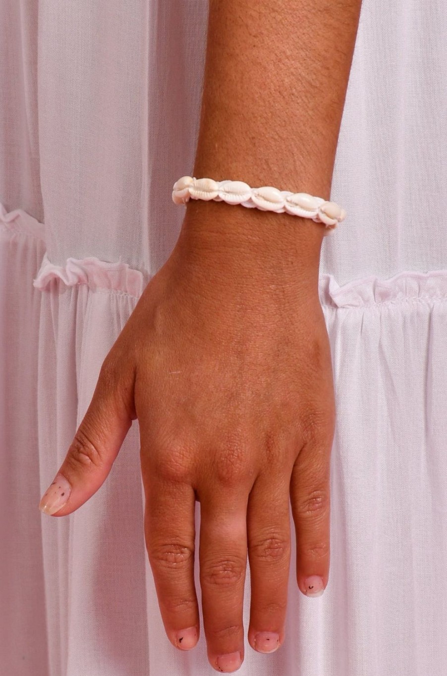 Go Girl Wholesale Beachy Jewellery | Vrzj2205 White Braided Shell Bracelet