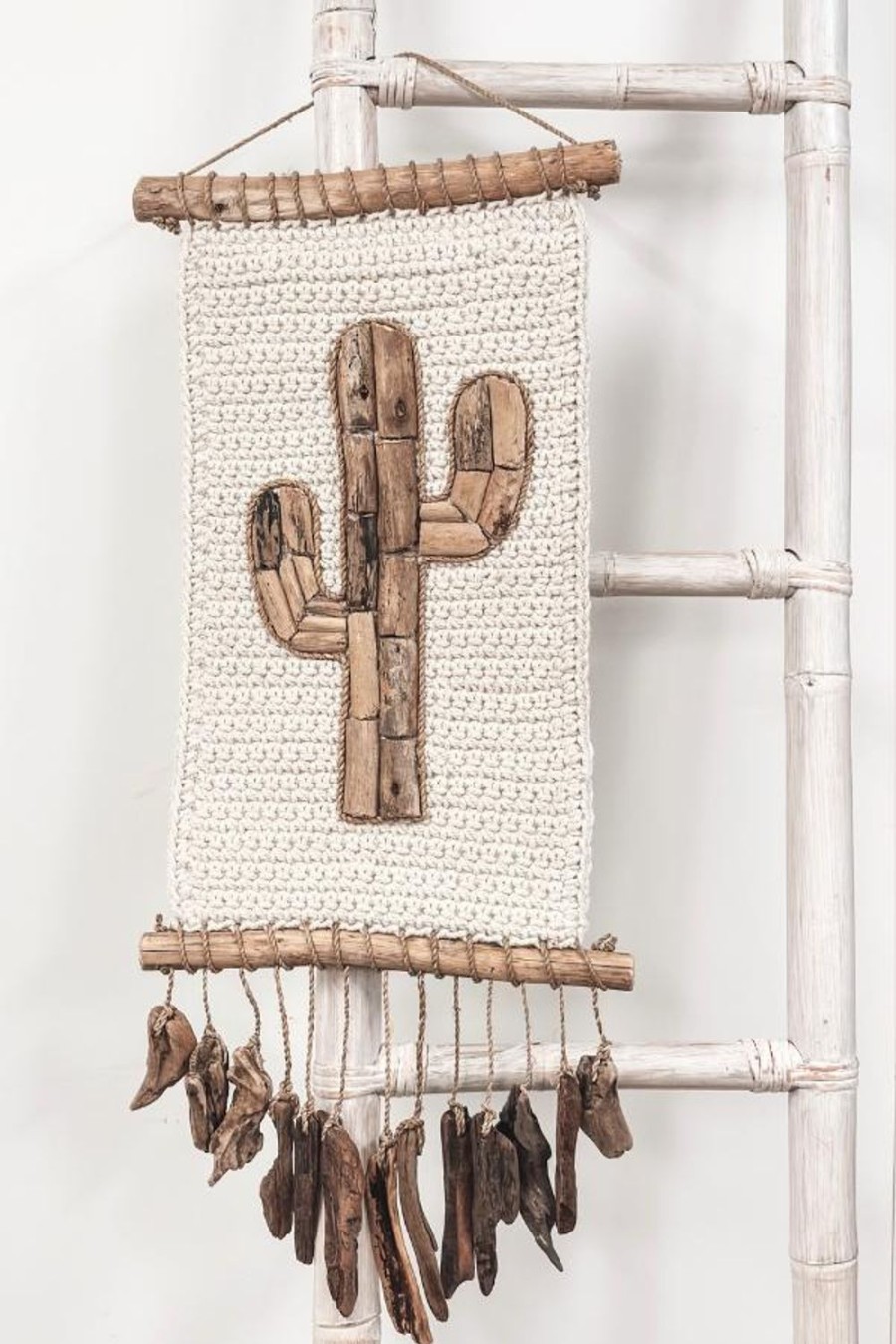 VILLA LIVING HOMEWARES Homewares | Vrhl466 - Macrame Wood Cactus Wall Hanging Natural